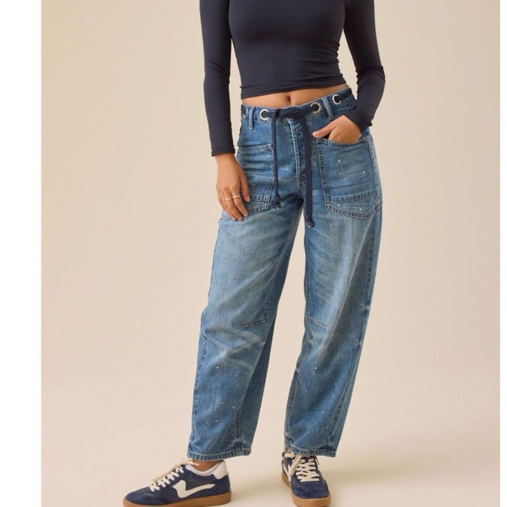 NWT Altar'd State barrel cut distressed button butterfly jeans size 27 with rope